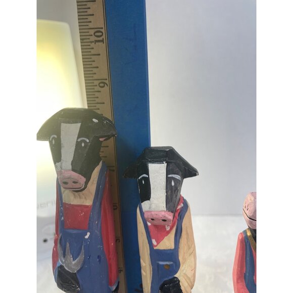 Hand-Carved Wooden Cow Figurines In Farm Outfits - Set Of 3 Rustic Folk Art Deco - Picture 6 of 8